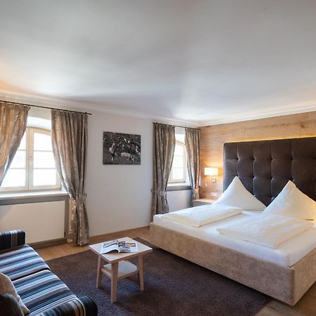 Hotel Gasthof Alte Post Holzkirchen Гольцкірхен Екстер'єр фото