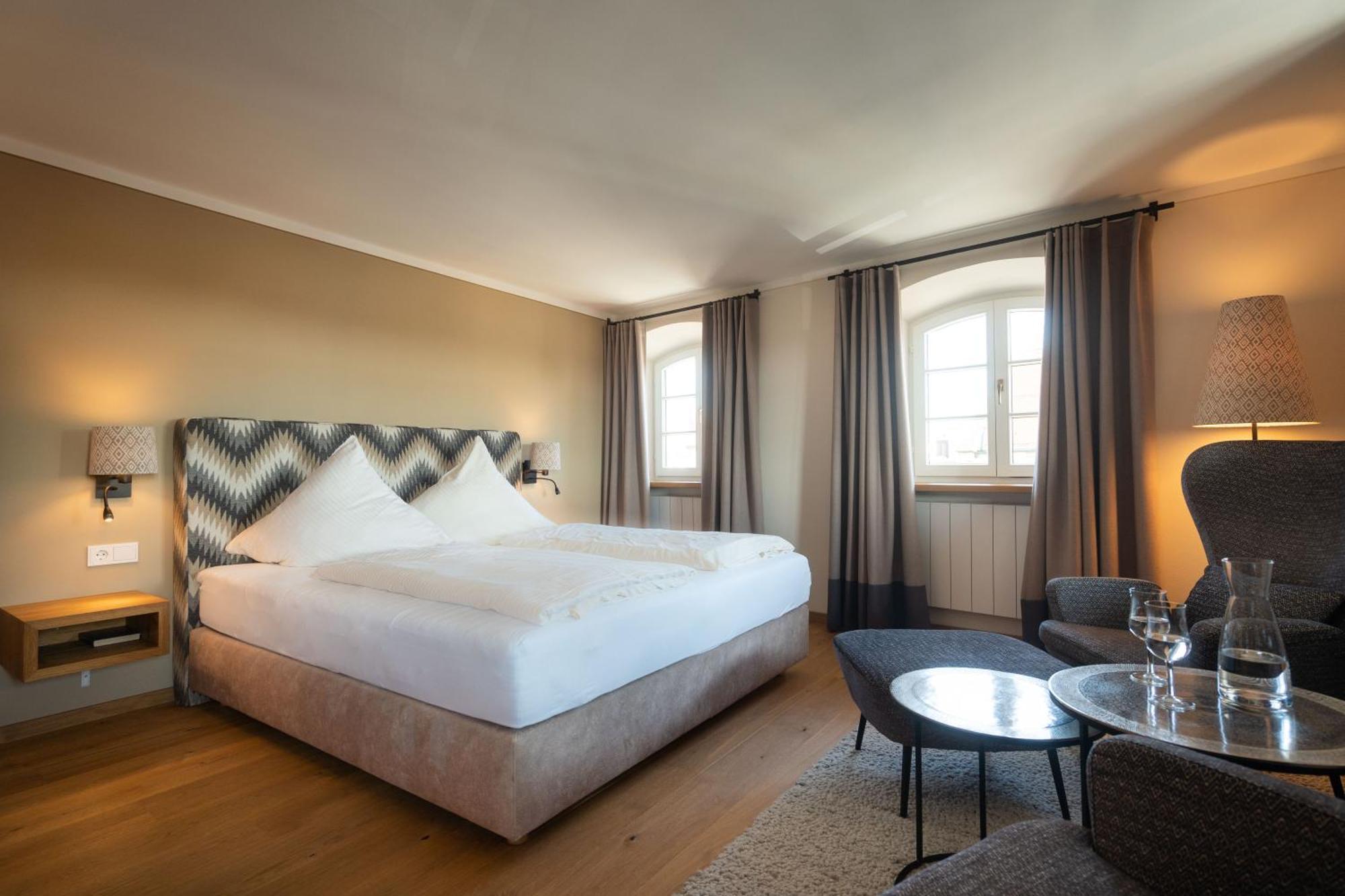 Hotel Gasthof Alte Post Holzkirchen Гольцкірхен Екстер'єр фото