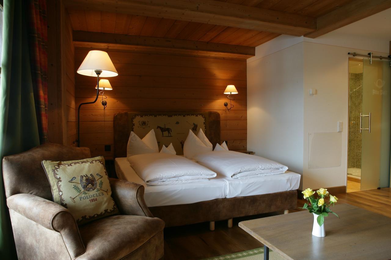 Hotel Gasthof Alte Post Holzkirchen Гольцкірхен Номер фото